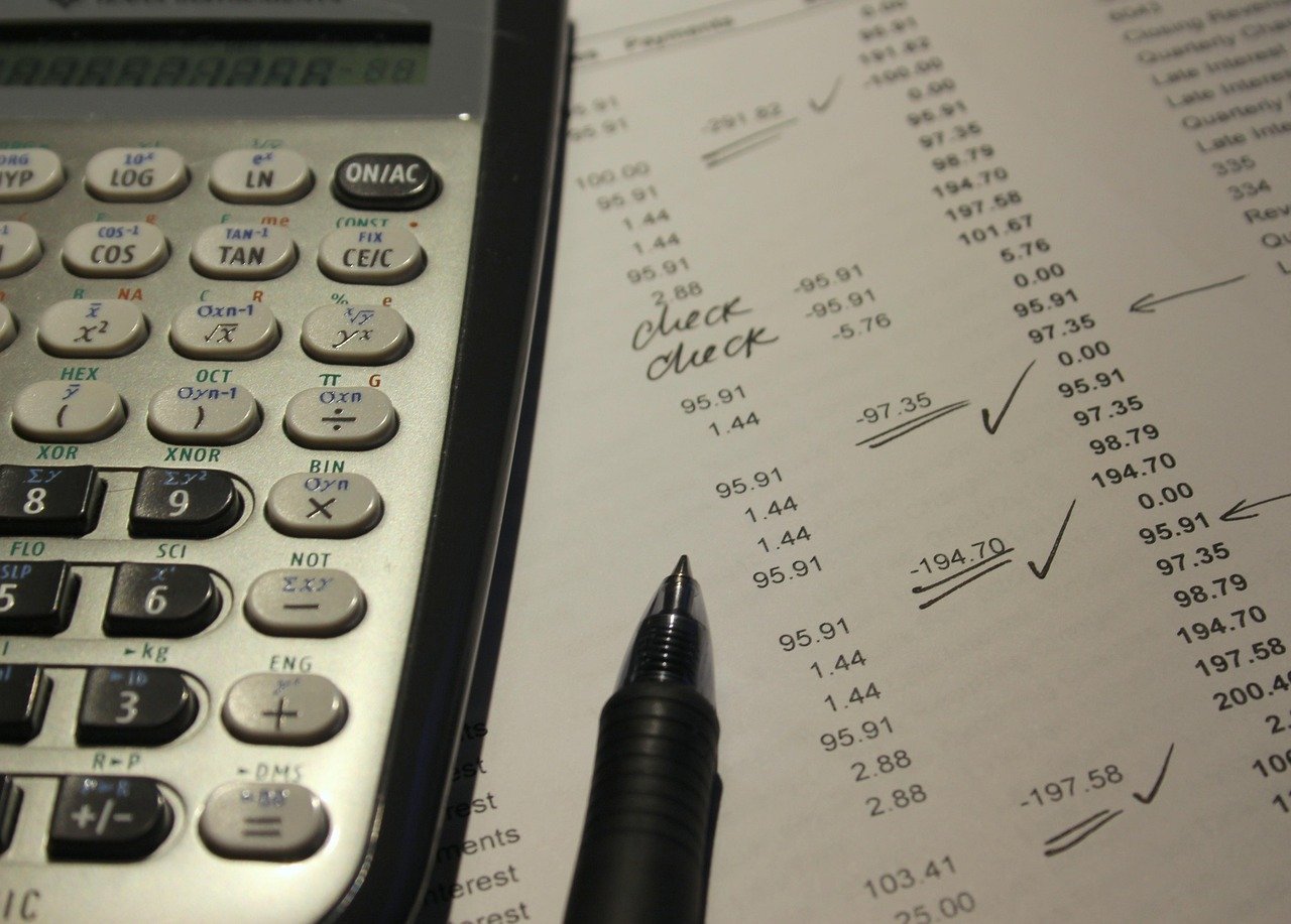 gomyfinance.com vs Traditional Budgeting: What You Need to Know